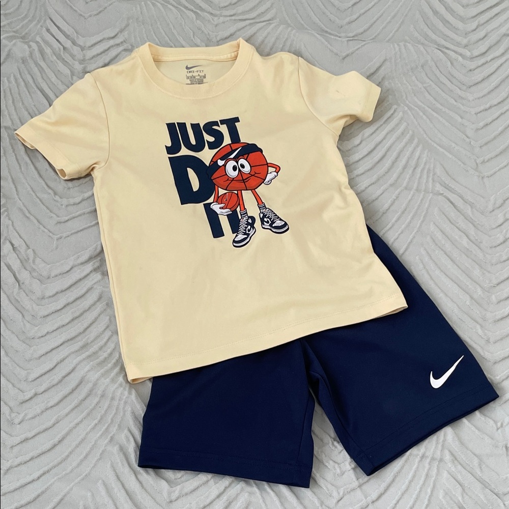 Nike Cream Graphic Tee and Navy Shorts Set